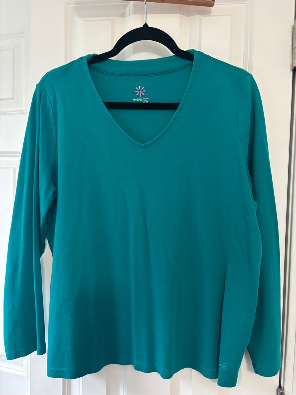 Isaac Mizrahi Teal V-Neck Long Sleeve Top - Solid Stretch Knit